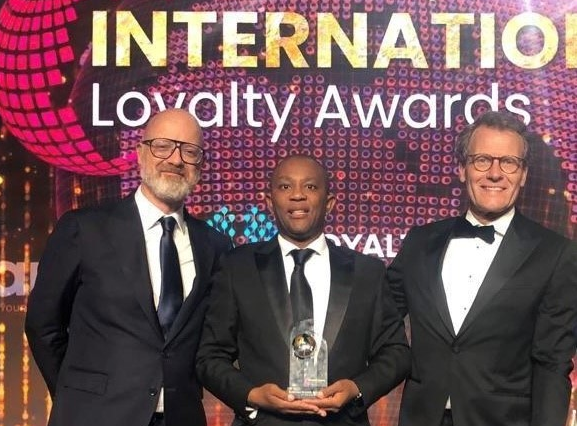 Gabi Kool, Dr. Nceba Hene and Allard Vogelpoel with the International Loyalty Awards trophy